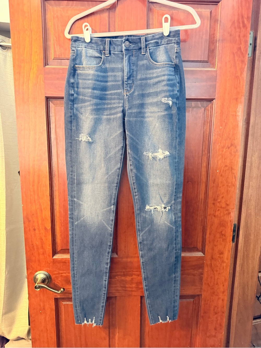American Eagle Outfitters Skinny Distressed Curvy Hi-Rise Jegging